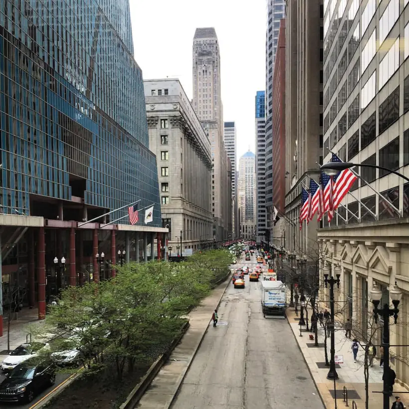 Chicago, IL location and cityscape