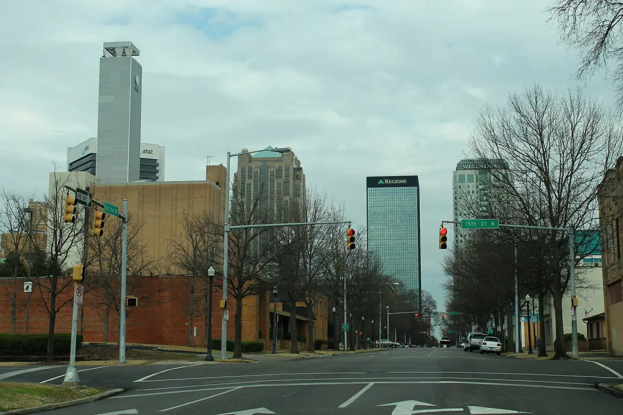 Huntsville, AL location and cityscape